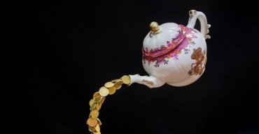 Porcelana Portuguesa: A Harmonia dos Contrários